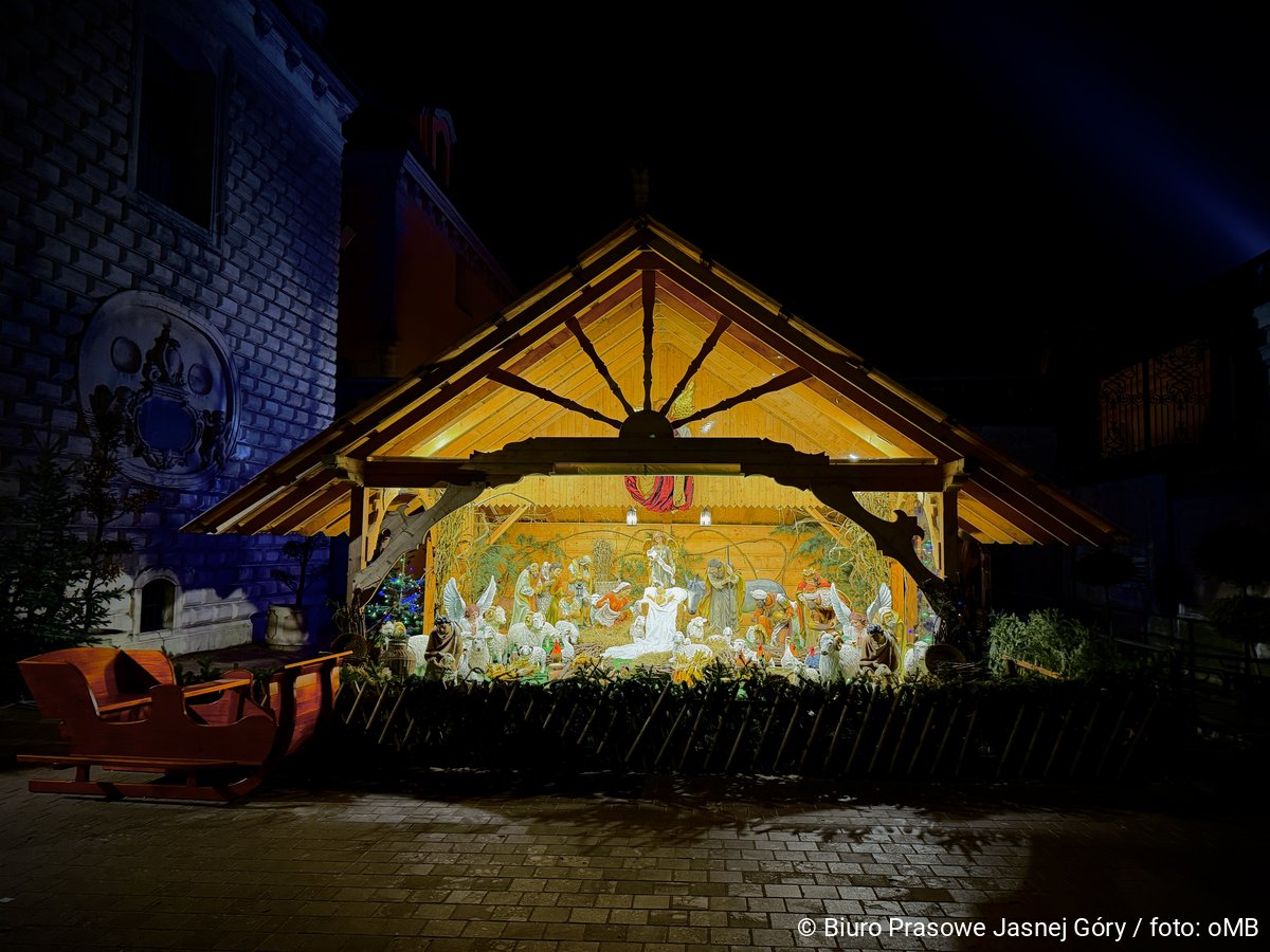 Przyozdobiona świątecznie Jasna Góra 6