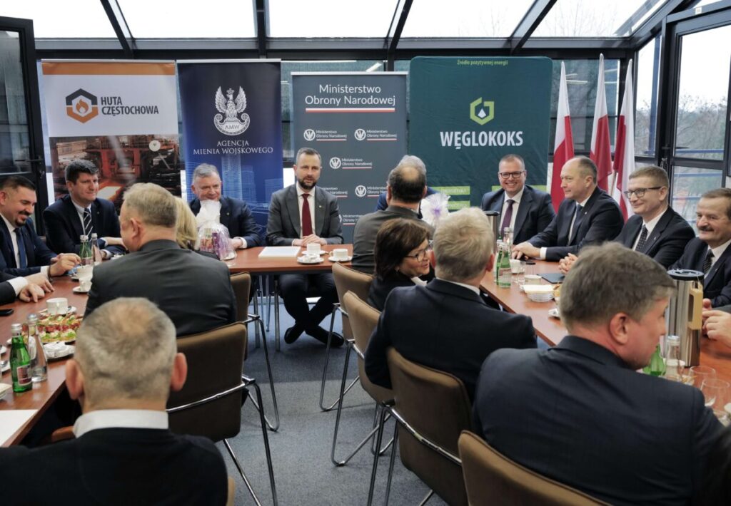 "To dzień historyczny": MON kupiło Hutę Częstochowa [ZDJĘCIA] 3