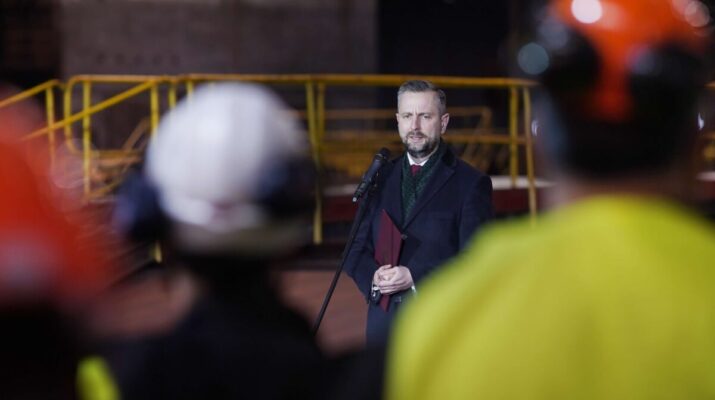 "To dzień historyczny": MON kupiło Hutę Częstochowa [ZDJĘCIA] 1