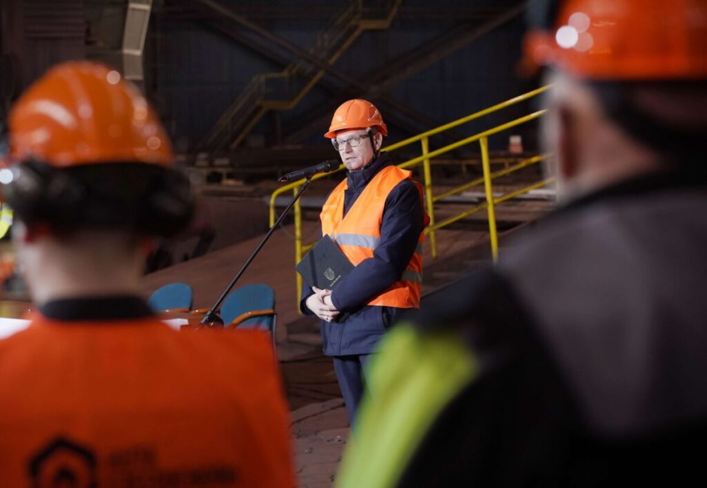 "To dzień historyczny": MON kupiło Hutę Częstochowa [ZDJĘCIA] 4