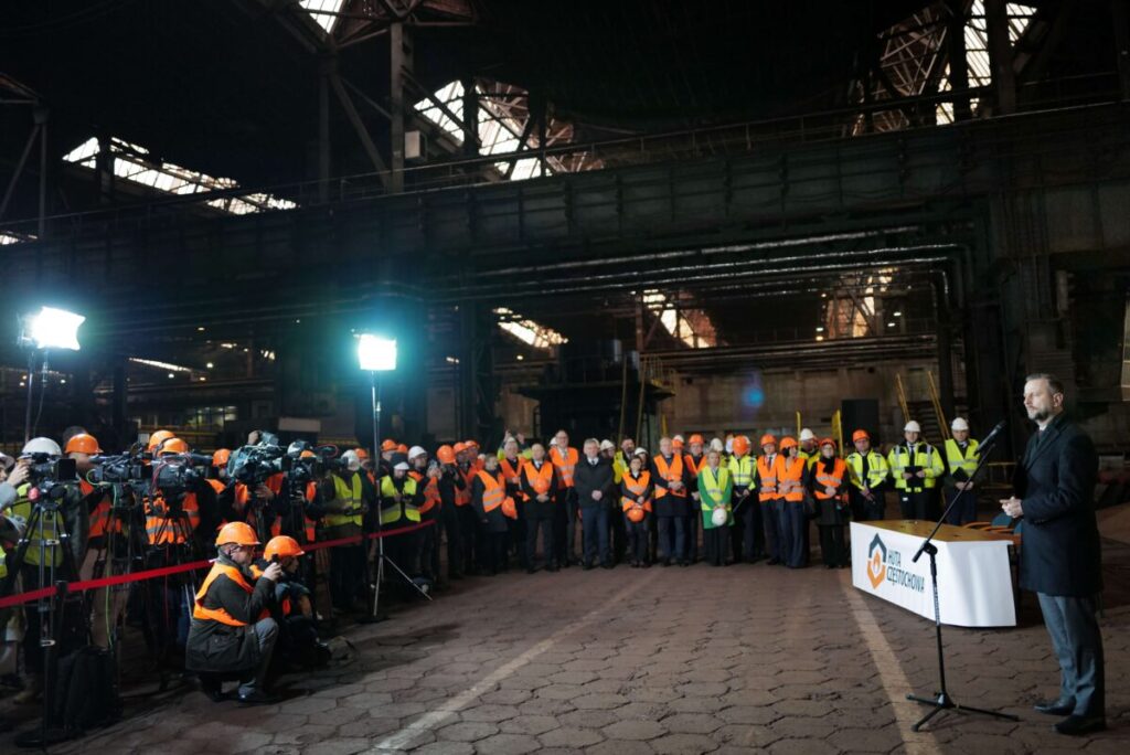 "To dzień historyczny": MON kupiło Hutę Częstochowa [ZDJĘCIA] 7