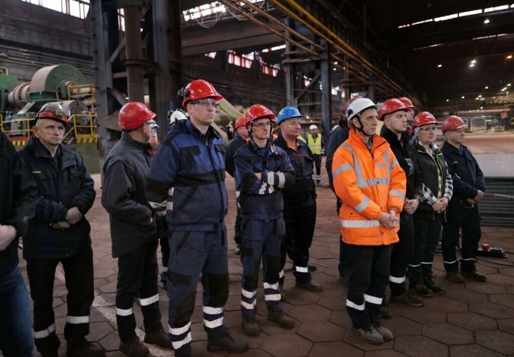 "To dzień historyczny": MON kupiło Hutę Częstochowa [ZDJĘCIA] 6