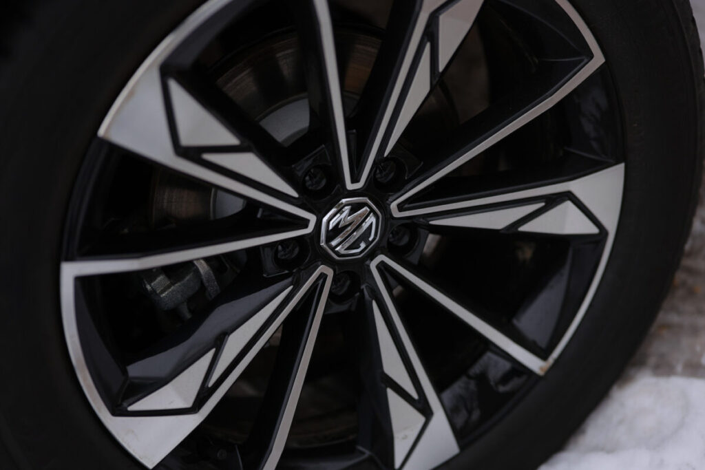 Legenda po chińsku da się lubić. Test MG HS 5