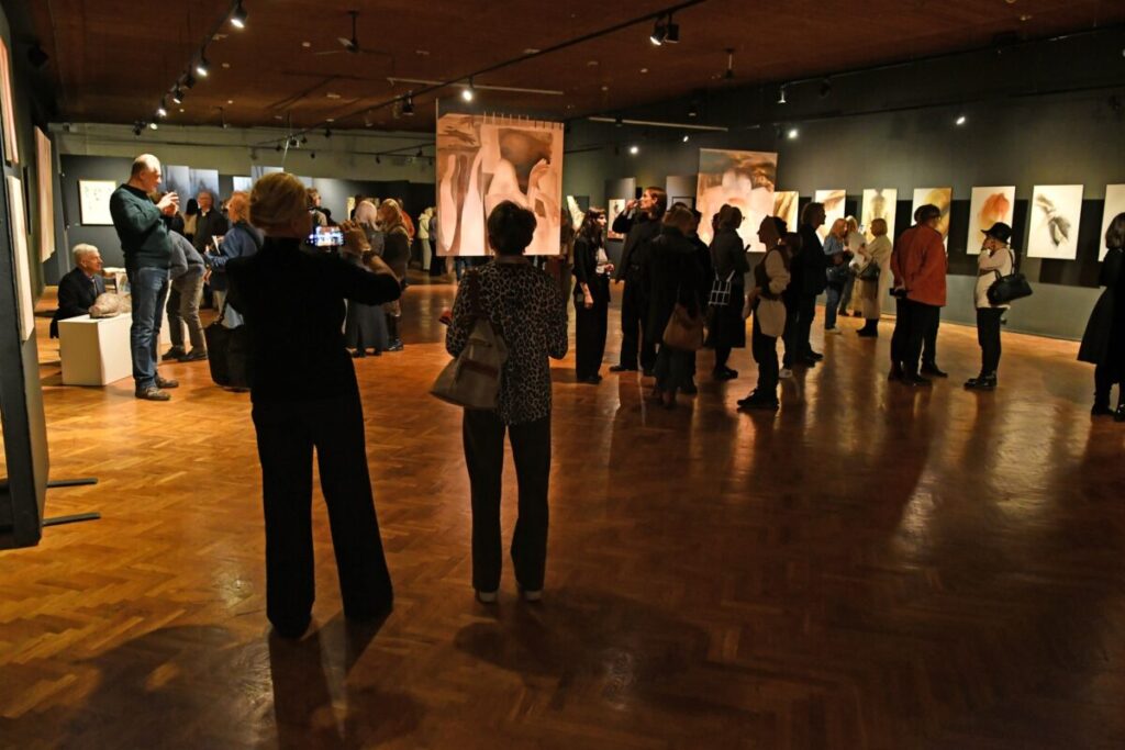 Miejska Galeria Sztuki proponuje : „Ciało. Kilka odsłon nagości”. Tę wystawę musicie obejrzeć! 10