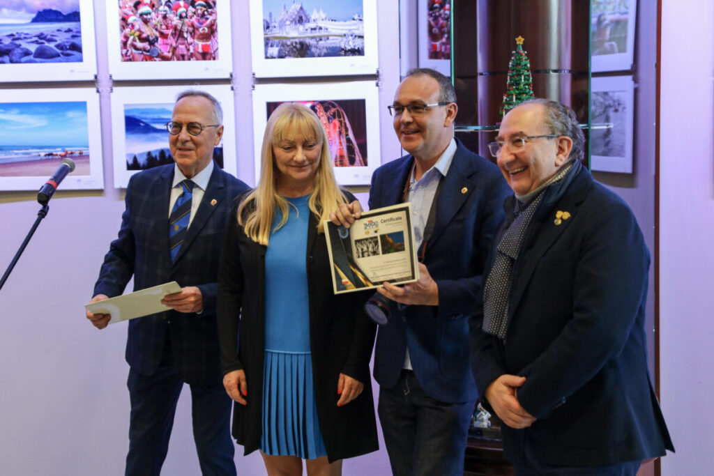 Wystawa Międzynarodowego Medycznego Klubu Fotografów FIAP w Muzeum Monet i Medali Jana Pawła II 17