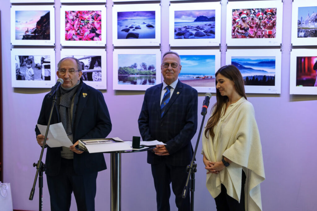 Wystawa Międzynarodowego Medycznego Klubu Fotografów FIAP w Muzeum Monet i Medali Jana Pawła II 15