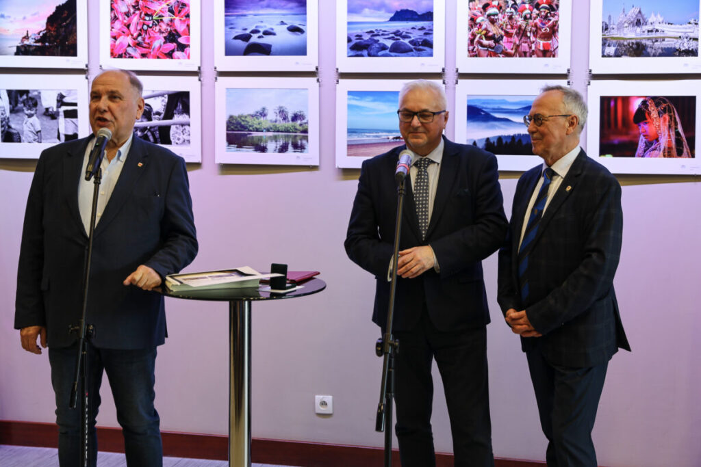 Wystawa Międzynarodowego Medycznego Klubu Fotografów FIAP w Muzeum Monet i Medali Jana Pawła II 2