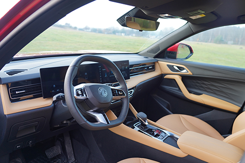 Legenda po chińsku da się lubić. Test MG HS 11