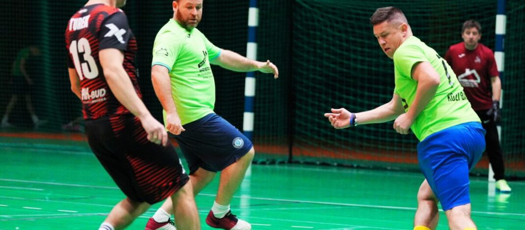Trwają rozgrywki w XXXI edycji futsalu prowadzonej przez MOSiR