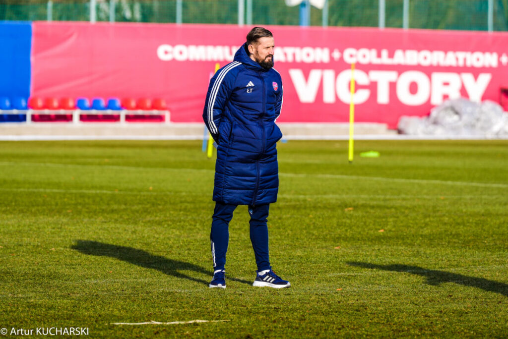 Raków wyleciał do Turcji. Trener Tomczyk zabrał 27 zawodników 3