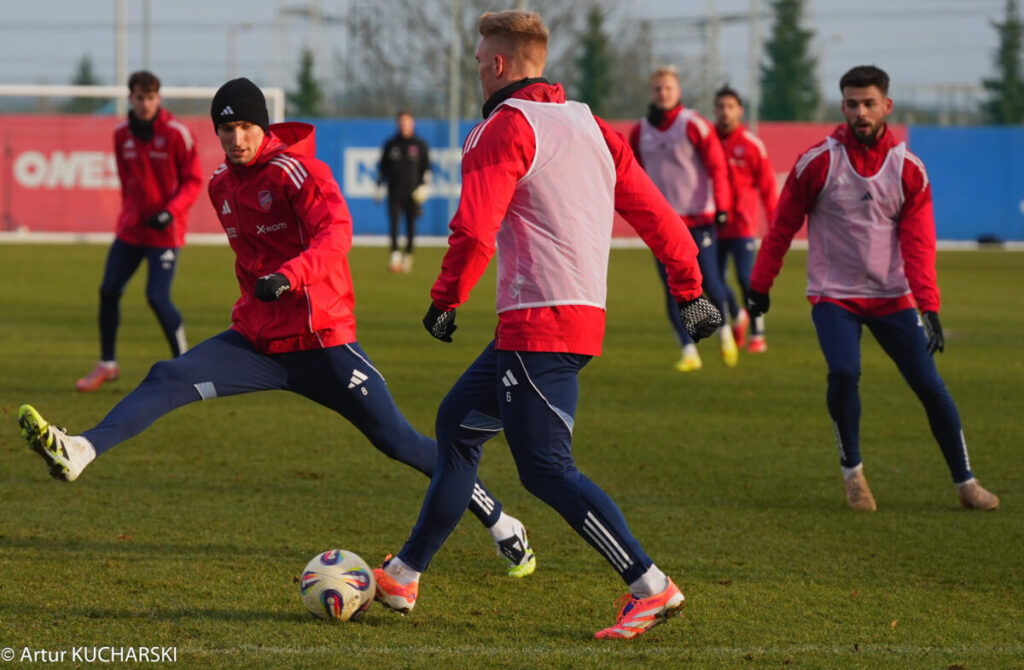 Raków wyleciał do Turcji. Trener Tomczyk zabrał 27 zawodników 9