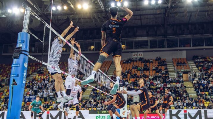 Siatkarze Steam świetnie rozpoczęli nowy rok. Pokonali Barkom i przełamali złą serię... 12