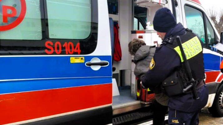 Chciała zniszczyć defibrylator AED. Interweniowała Straż Miejska 9