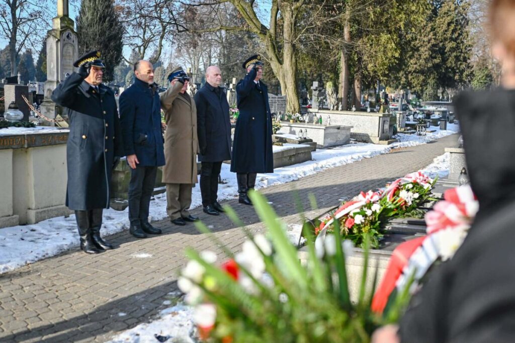 Częstochowscy strażnicy miejscy wzięli 22 stycznia 2026 roku udział w obchodach 163. rocznicy wybuchu powstania styczniowego 2