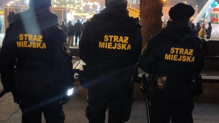 Dyżurni częstochowskiej Straży Miejskiej przyjęli w pierwszy weekend nowego roku 81 telefonicznych zgłoszeń z prośbą o interwencje 8