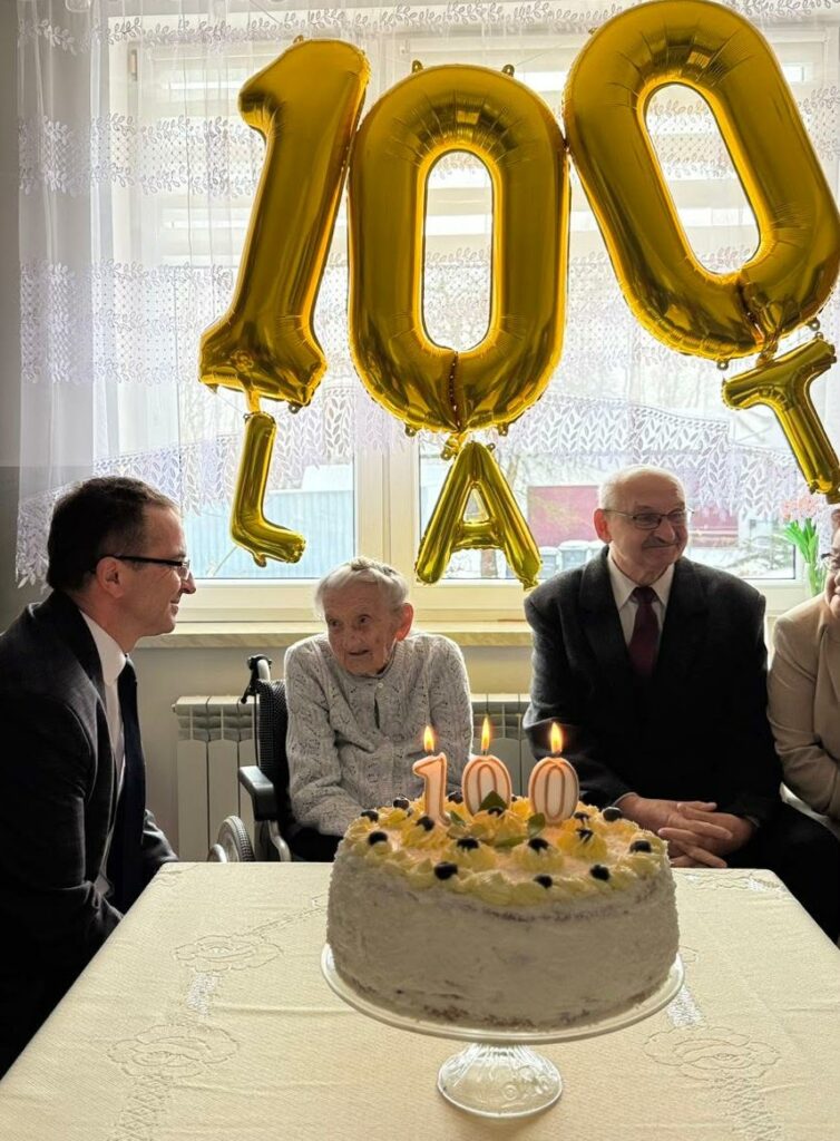 Wczoraj setne urodziny obchodziła Marianna Chejduk z Ostrowa! 3