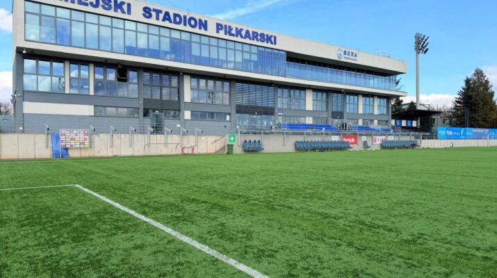 Skra Częstochowa wraca na Loretańską! Cała runda wiosenna 2025/2026 z kibicami na własnym stadionie! 7