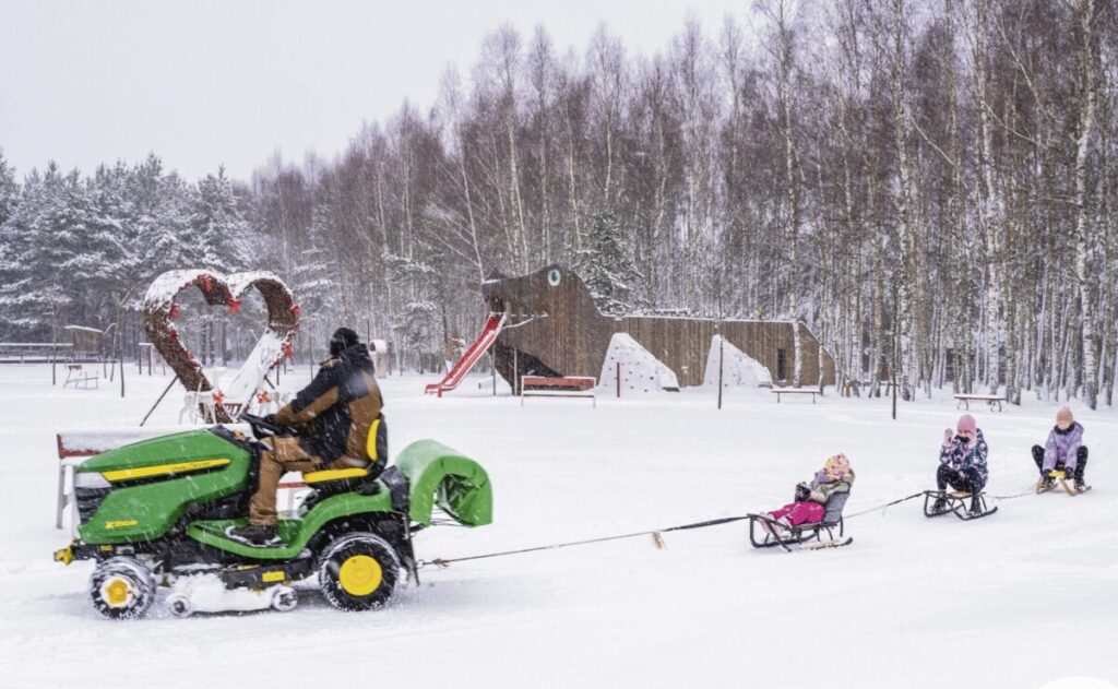 Ferie w Parku Korzonek. Zimowa przygoda w sercu natury! 30