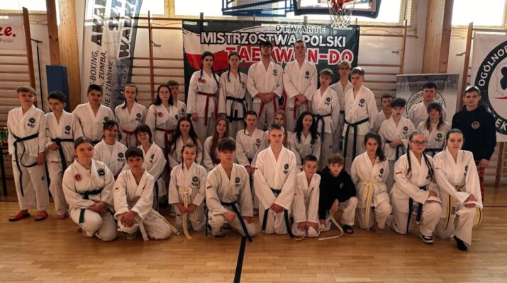 Worek medali zawodników KS Wojownik na Otwartych Mistrzostwach Polski Taekwon-do w Mińsku Mazowieckim. 1