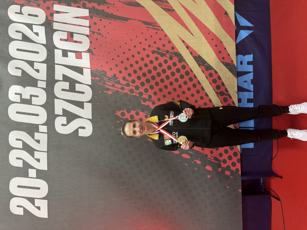 Zawodniczka z Częstochowy zdobył dwa medale na MP w tenisie stołowym! Złoto i srebro!!! 3