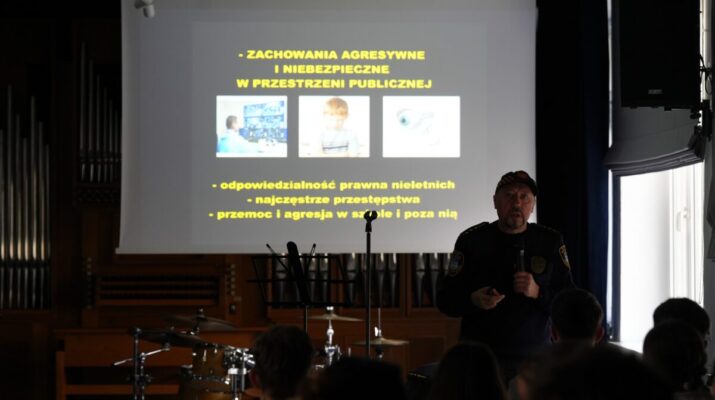 Odpowiedzialność prawna nieletnich, cyberprzemoc, stop hejt! Straż Miejska przeprowadziła kolejną prelekcję... 1