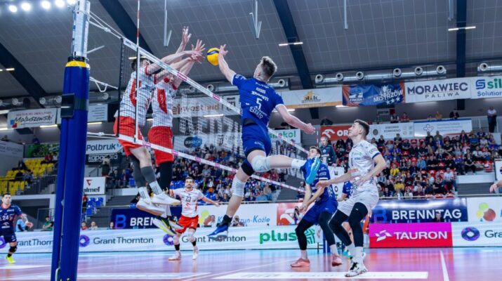 Porażka z Zaksą. Siatkarze Steam są już jedną nogą w 1 lidze... 1