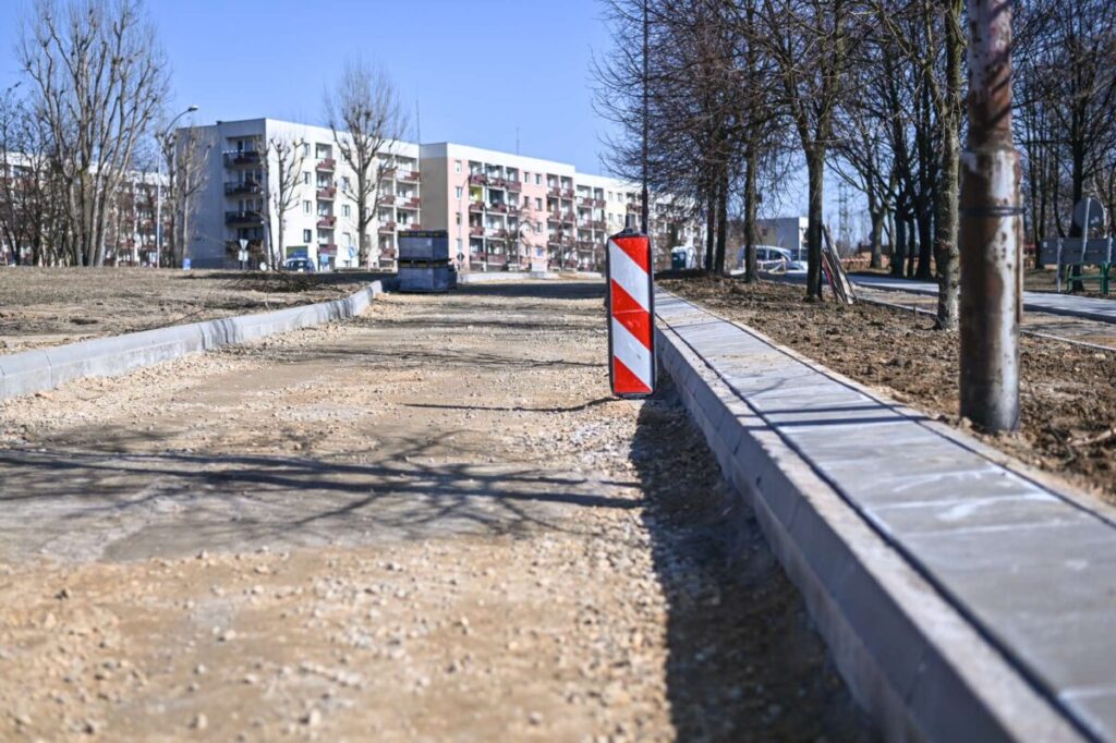 Aleja Wyzwolenia na Północy Częstochowy wchodzi w nową erę – rowerzyści i piesi wreszcie odetchną. 3