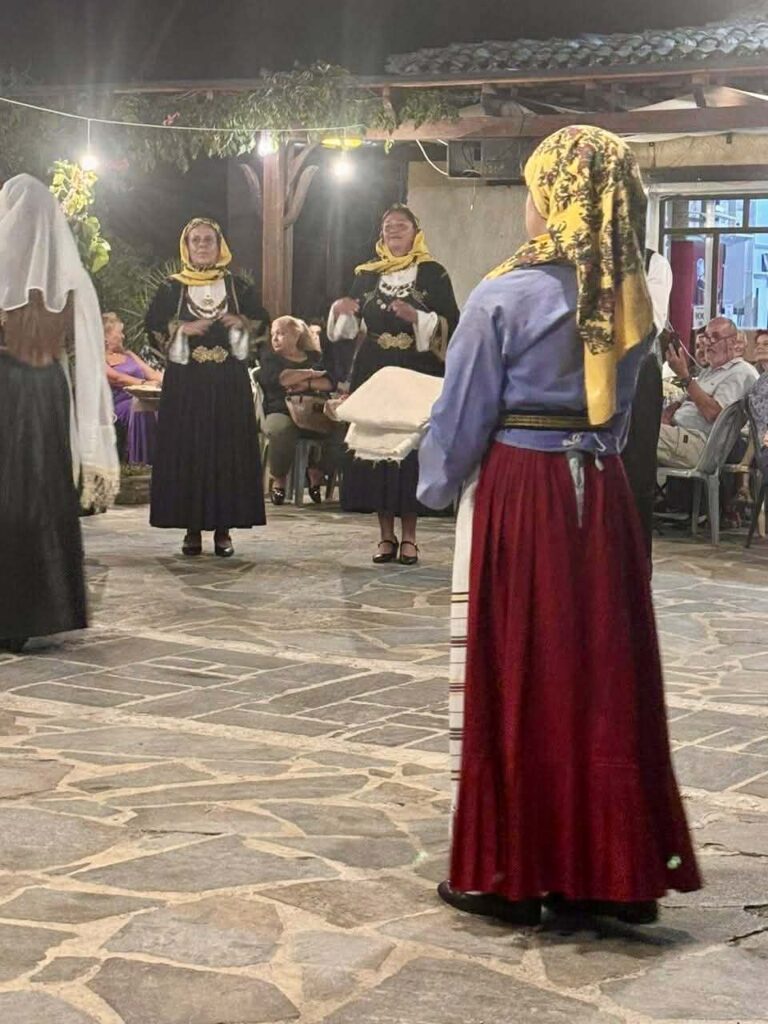 Kiedy muzyka każe tańczyć — greckie tańce ludowe oczami Polki z Evii 4