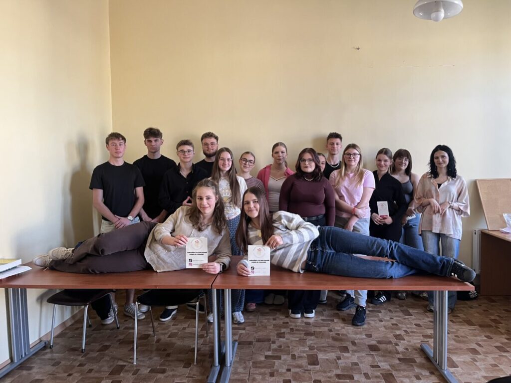 Projekt społeczny „Nastolatek w świecie”. 7