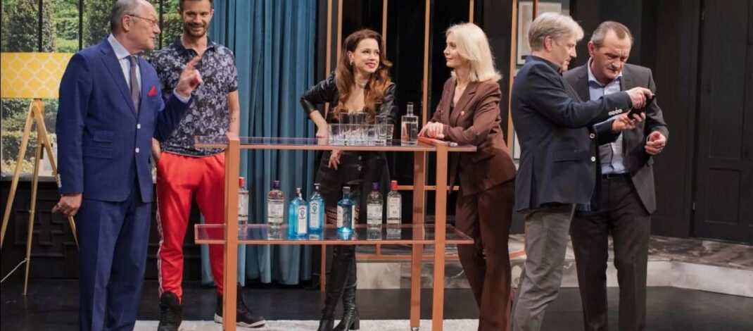 „Na pełnej… światła, kamera, kompromitacja!” w Częstochowie. Mamy podwójne zaproszenie [KONKURS]