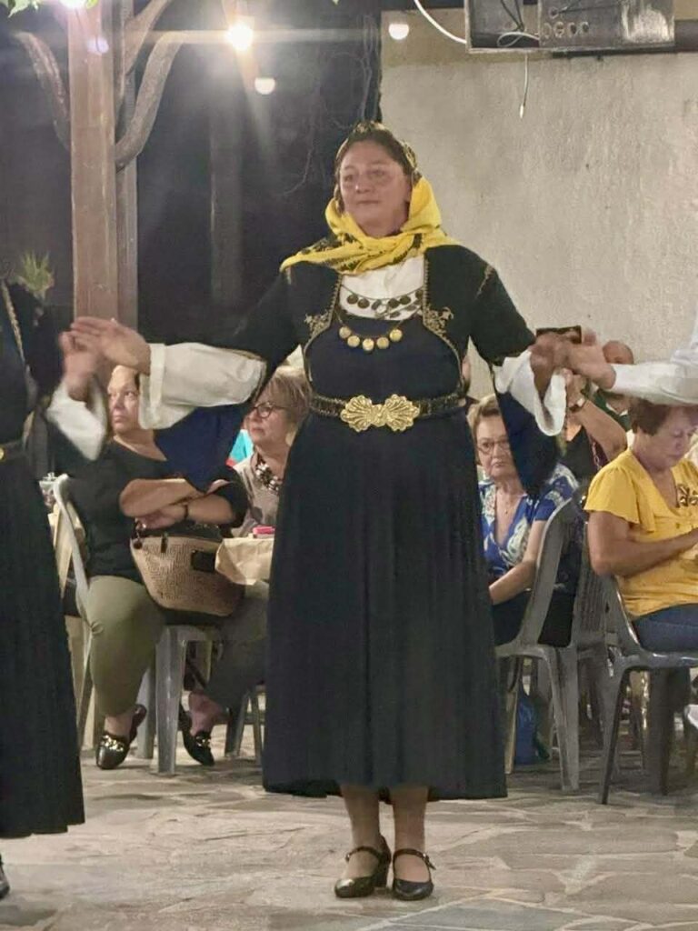 Kiedy muzyka każe tańczyć — greckie tańce ludowe oczami Polki z Evii 7