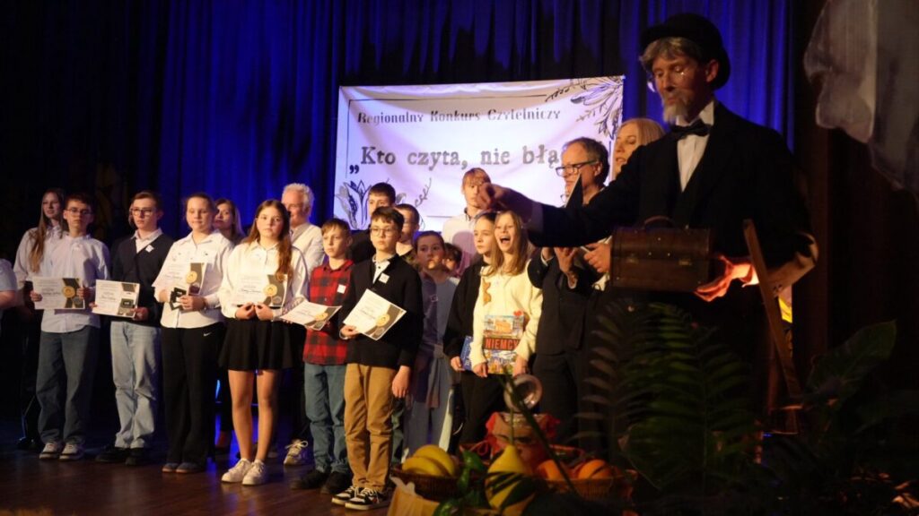 Literackie podróże z Jarosławem Kretem – 17. edycja konkursu „Kto czyta, nie błądzi" w Żarkach. 4