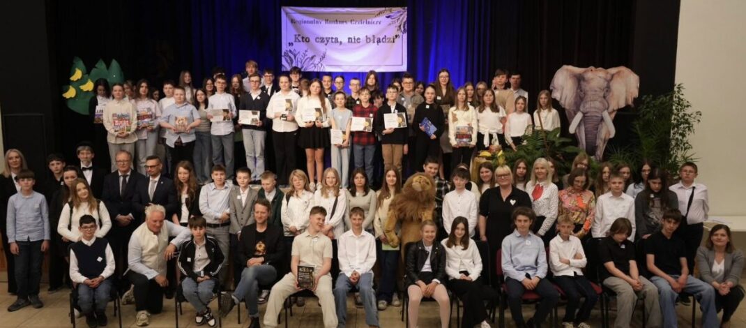 Literackie podróże z Jarosławem Kretem – 17. edycja konkursu „Kto czyta, nie błądzi” w Żarkach.