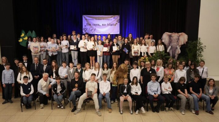 Literackie podróże z Jarosławem Kretem – 17. edycja konkursu „Kto czyta, nie błądzi" w Żarkach. 7