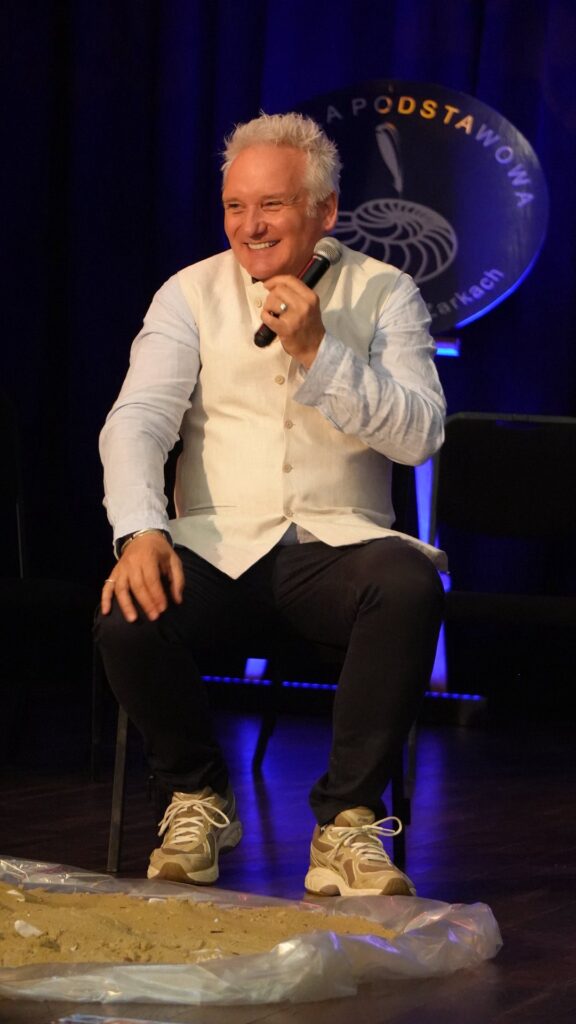 Literackie podróże z Jarosławem Kretem – 17. edycja konkursu „Kto czyta, nie błądzi" w Żarkach. 3