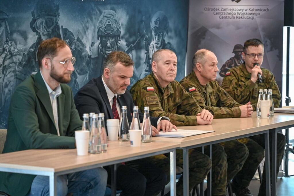 Czołg Abrams, terenowy Hummer, moździerz Rak już wkrótce na Wojskowych Targach Służby i Pracy w HSC! 3