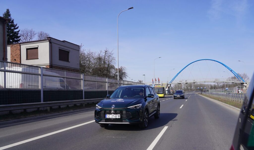 Europejskie korzenie zobowiązują. Test MG ZS Hybrid+ 43