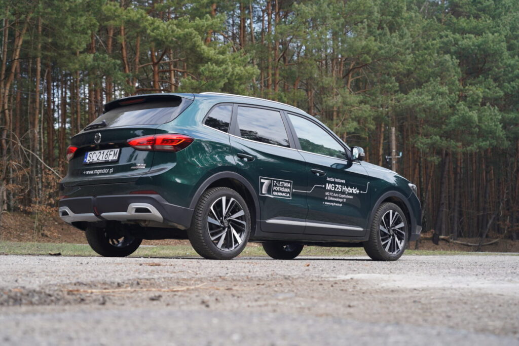 Europejskie korzenie zobowiązują. Test MG ZS Hybrid+ 10