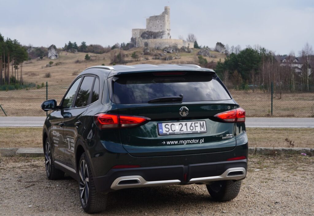 Europejskie korzenie zobowiązują. Test MG ZS Hybrid+ 52