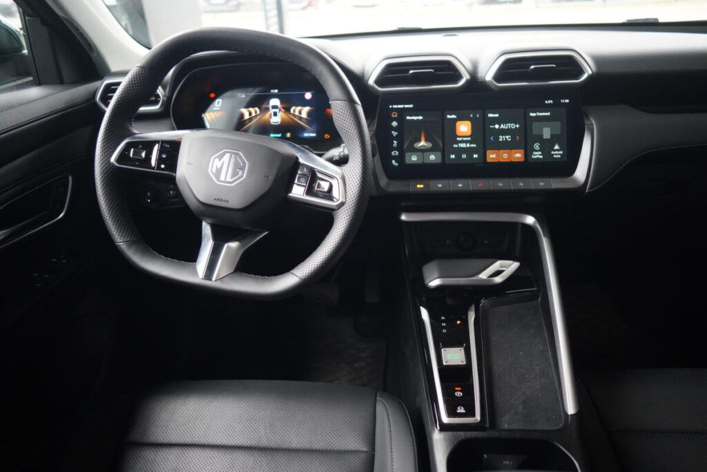 Europejskie korzenie zobowiązują. Test MG ZS Hybrid+ 16