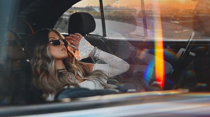 "Za szybko". Posłuchaj nowego singla częstochowskiej wokalistki Clödie 1