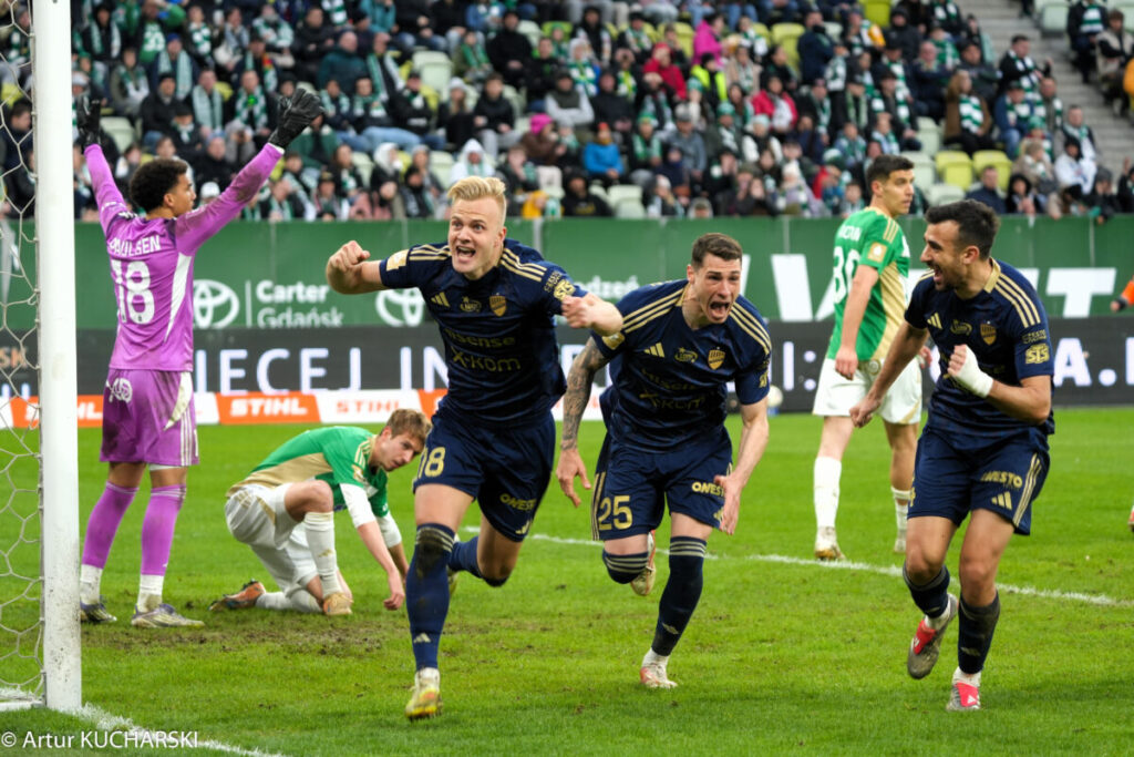 Gdańsk zdobyty! Pierwsza wygrana trenera Tomczyka z Rakowem na wyjeździe!!! 2