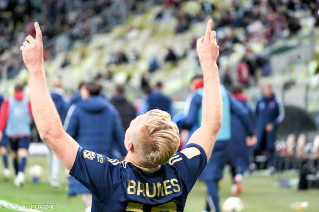 Gdańsk zdobyty! Pierwsza wygrana trenera Tomczyka z Rakowem na wyjeździe!!! 11