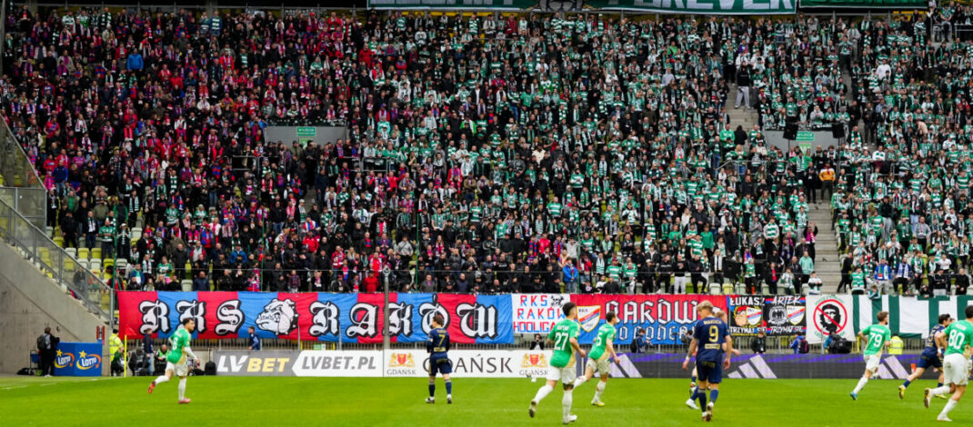 W meczu Lechii z Rakowem wygrała piłka nożna…