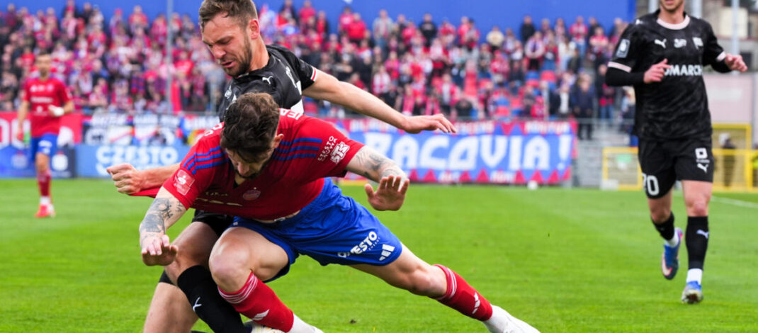 Czy trener Tomczyk będzie cieszyć się w Gdańsku z pierwszego wyjazdowego zwycięstwa Rakowa w PKO BP Ekstraklasie?