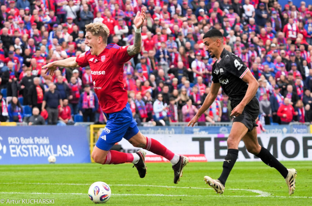 Raków wysoko pokonał Cracovię, ale czołówka też wygrywała... 12
