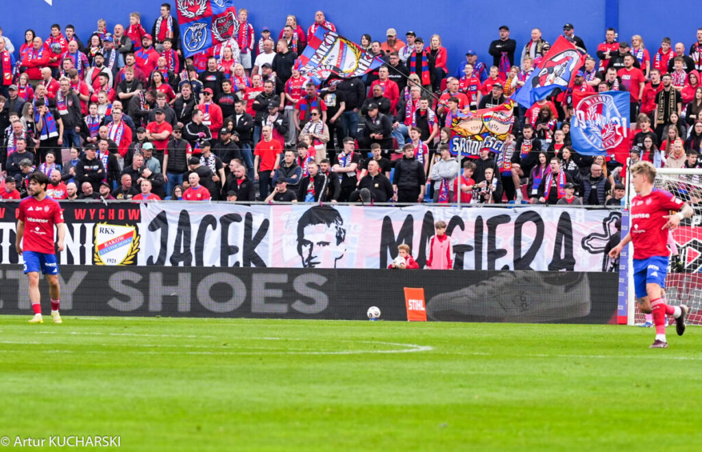 Raków wysoko pokonał Cracovię, ale czołówka też wygrywała... 15