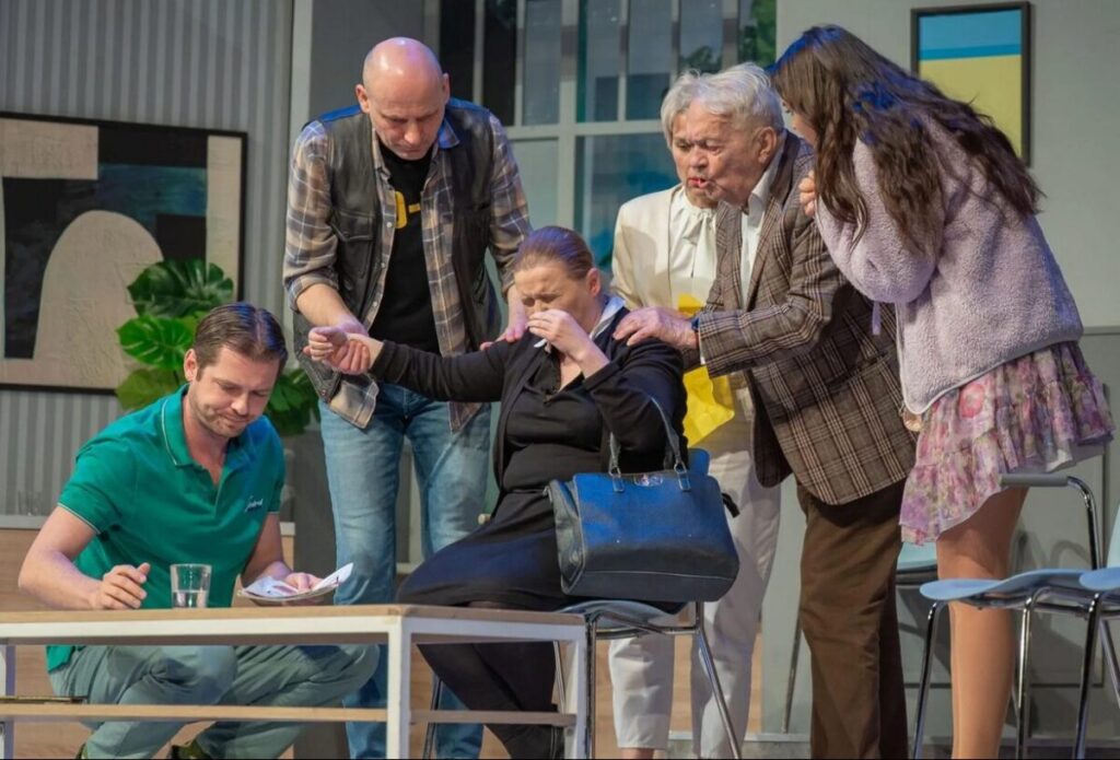 "Nerwica natręctw" w reżyserii Artura Barcisia powraca do Filharmonii Częstochowskiej! Mamy podwójne zaproszenie [KONKURS] 2