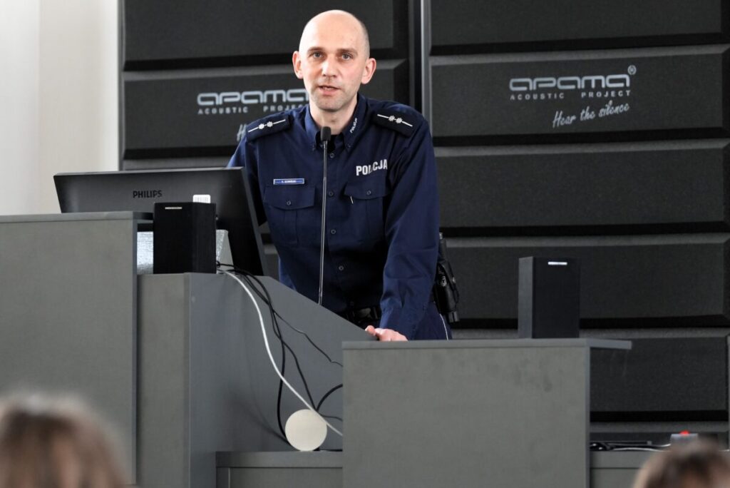 Japping ,,Bezpieczna Sigma" - ciekawe wykłady W KMP o cyberbezpieczeństwie, hejcie, elektrycznych hulajnogach i przemocy... 9