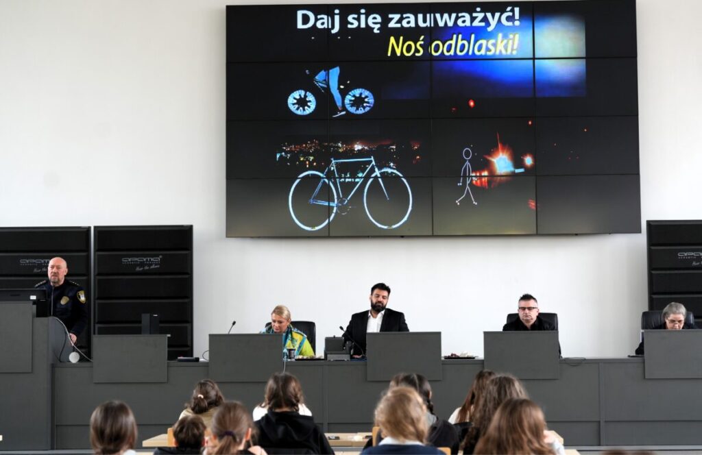 Japping ,,Bezpieczna Sigma" - ciekawe wykłady W KMP o cyberbezpieczeństwie, hejcie, elektrycznych hulajnogach i przemocy... 13